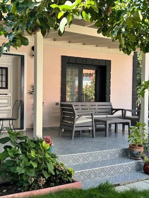 Kanai Konuk & Zeytin Evi Dikili Villa